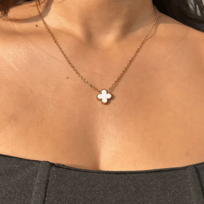 WHITE CLOVER NECKLACE - 18K GOLD-PLATED - Image 3